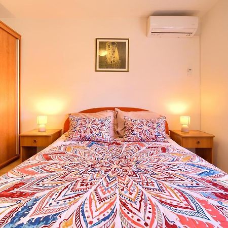 Apartman Noel Krk Town Bagian luar foto