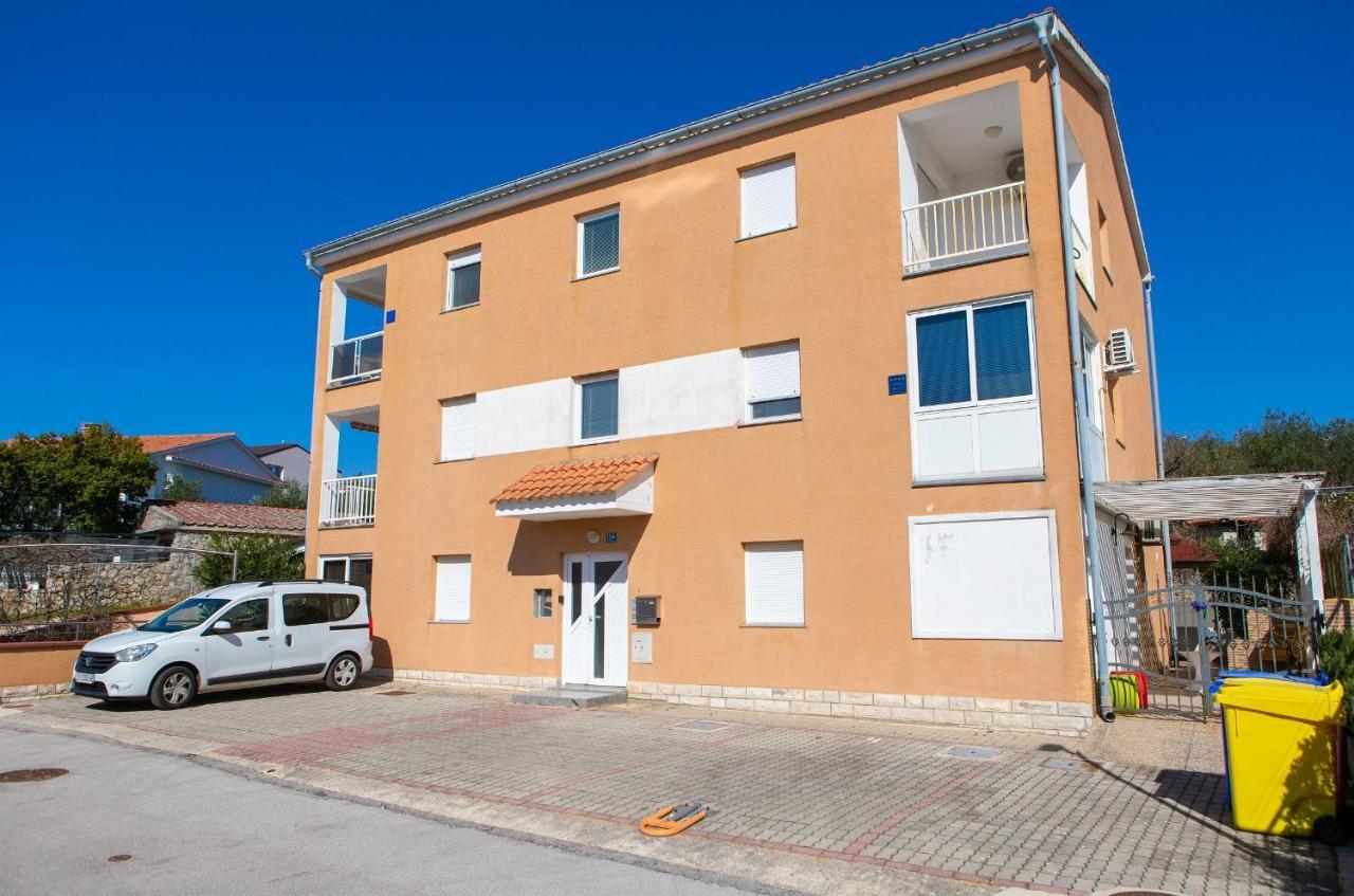 Apartman Noel Krk Town Bagian luar foto