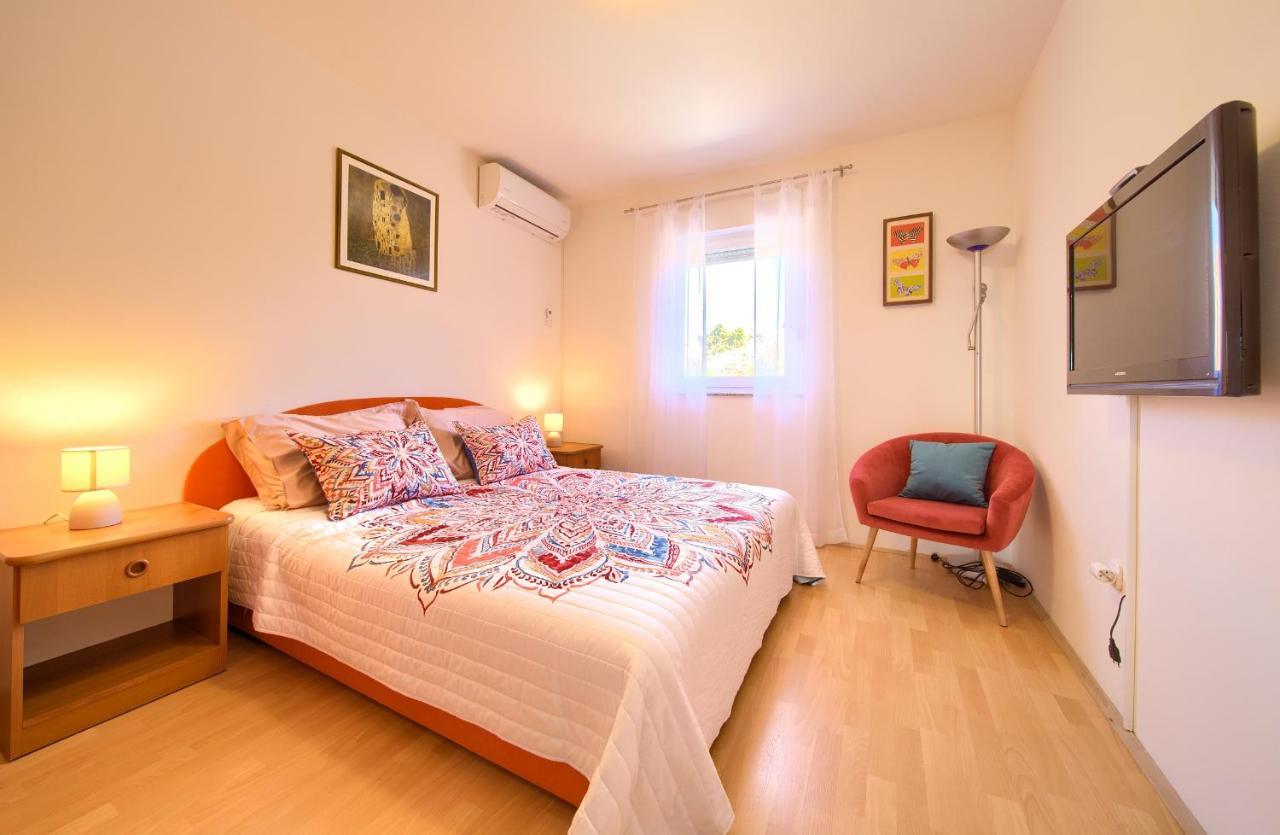 Apartman Noel Krk Town Bagian luar foto