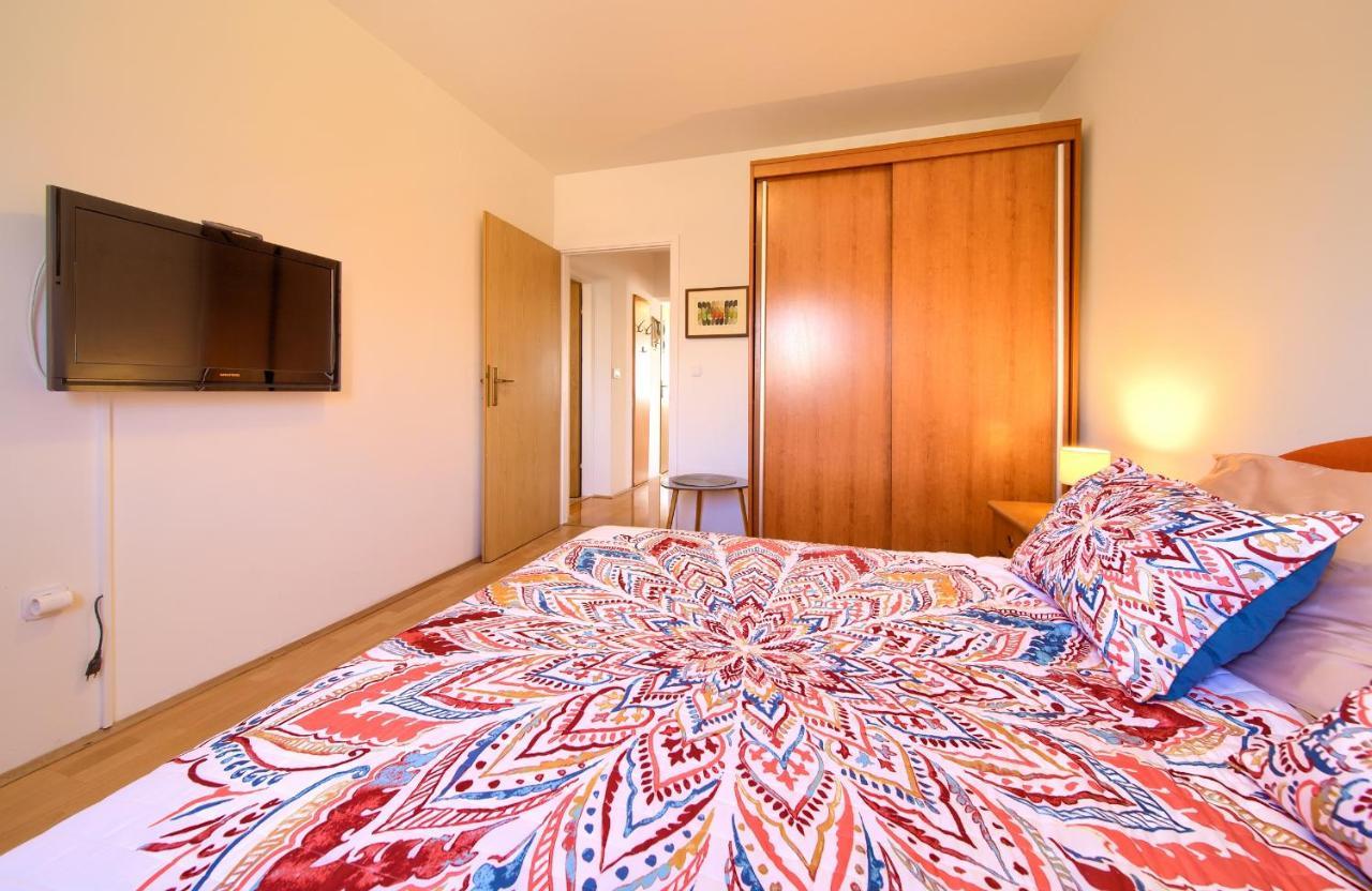 Apartman Noel Krk Town Bagian luar foto